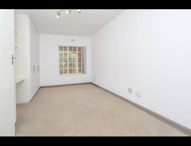1 BEDROOM RETIREMENT UNIT FOR SALE IN BRYANSTON